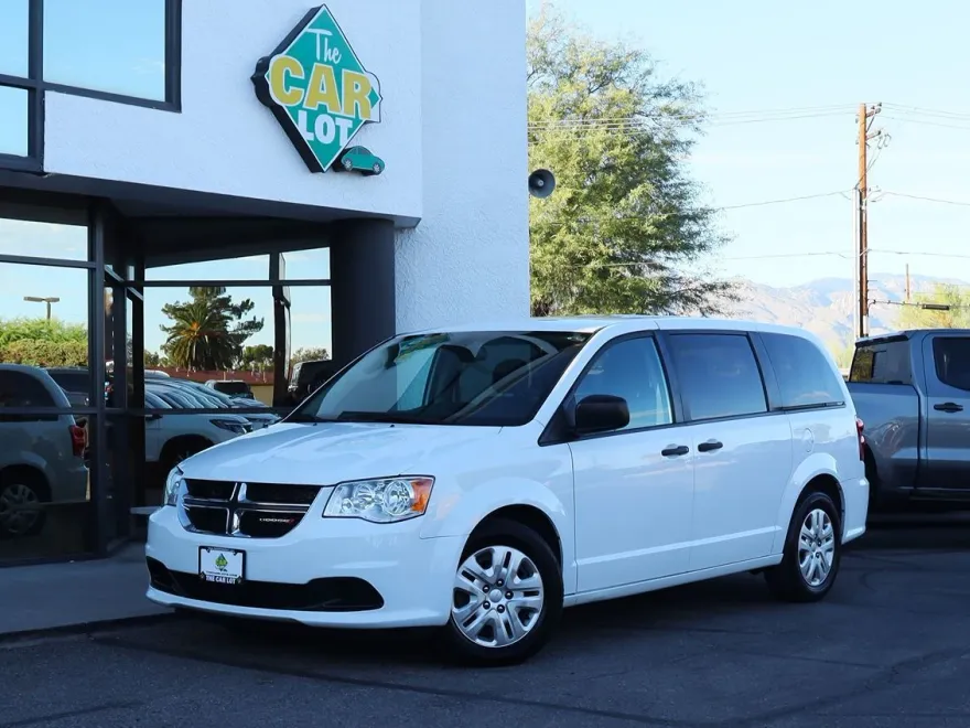 2020 Dodge Grand Caravan SE photo 1