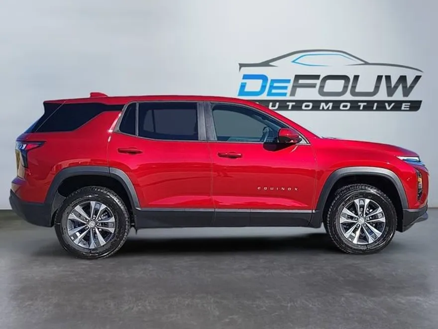 2026 Chevrolet Equinox LT photo 1