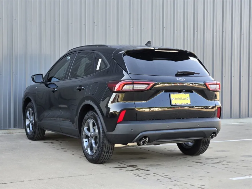 2025 Ford Escape ST-Line photo 1