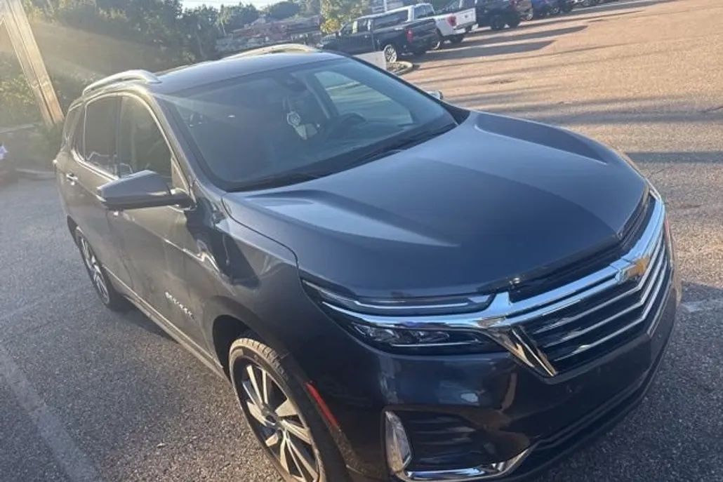 2022 Chevrolet Equinox Premier photo 1