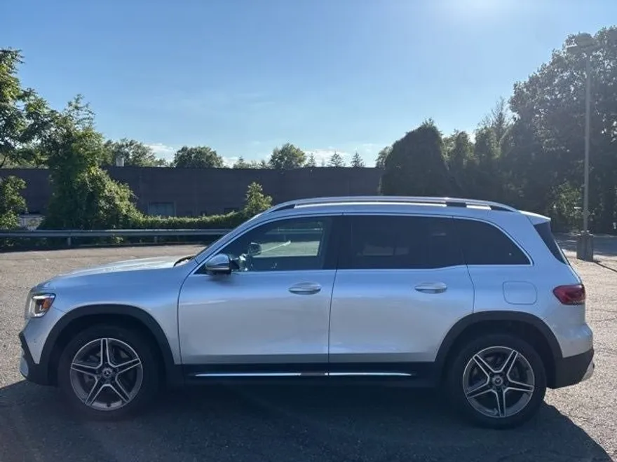 2021 Mercedes Benz GLB 250 photo 1