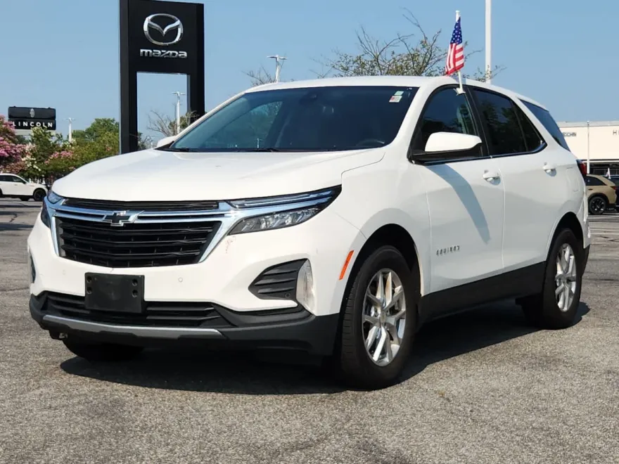 2022 Chevrolet Equinox LT photo 1