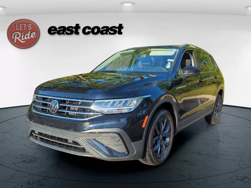 2022 Volkswagen Tiguan SE photo 1