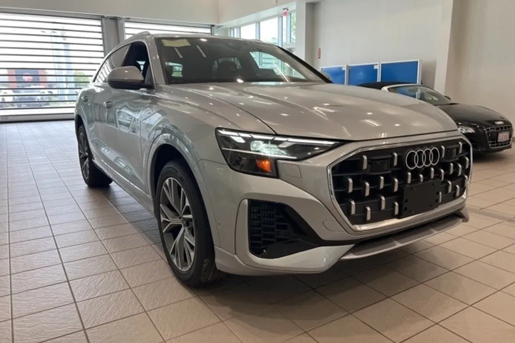 2025 Audi Q8 55 Premium photo 1