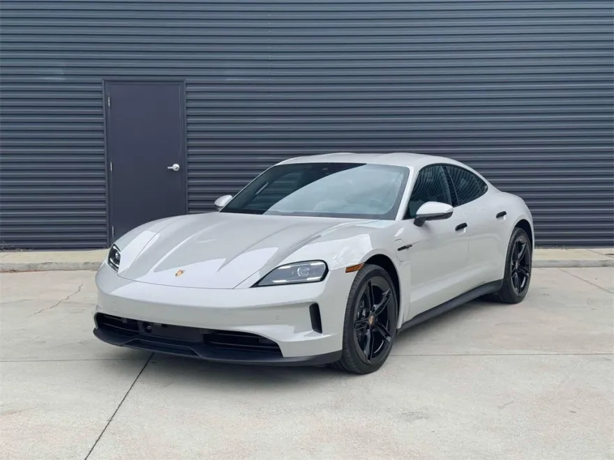 2025 Porsche Taycan 4 photo 1