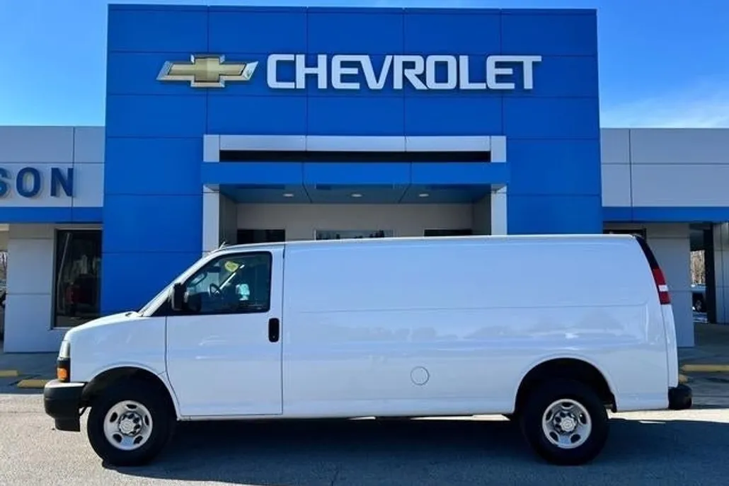 2022 Chevrolet Express Cargo 2500 photo 1