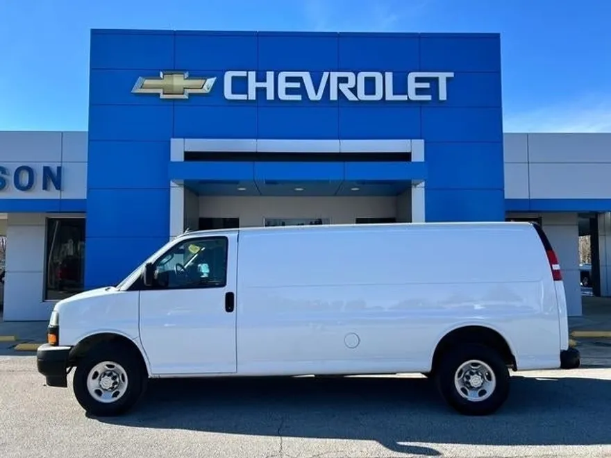 2022 Chevrolet Express Cargo 2500 photo 1