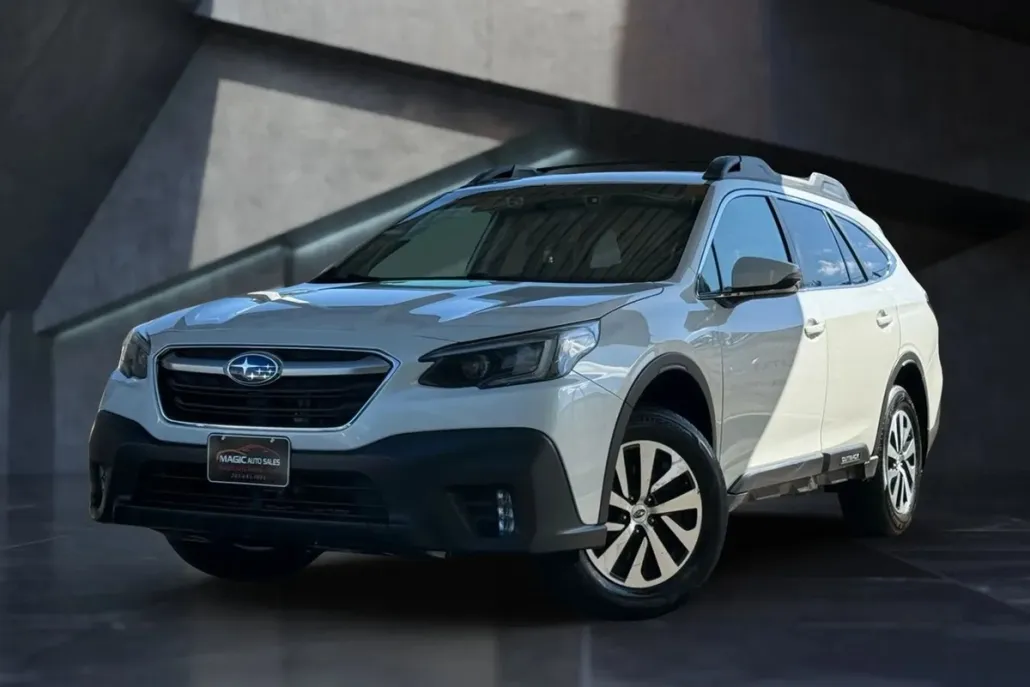 2022 Subaru Outback Premium photo 1
