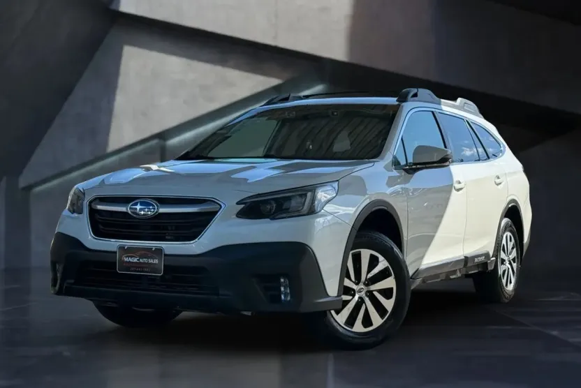 2022 Subaru Outback Premium photo 1