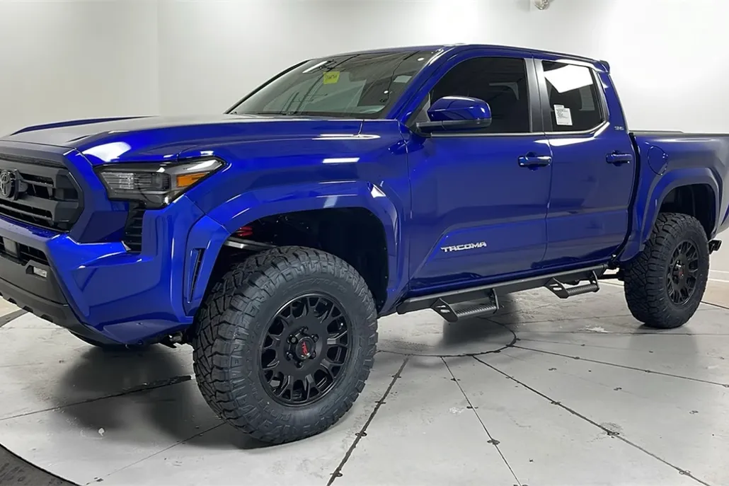 2025 Toyota Tacoma SR5 Double Cab photo 1