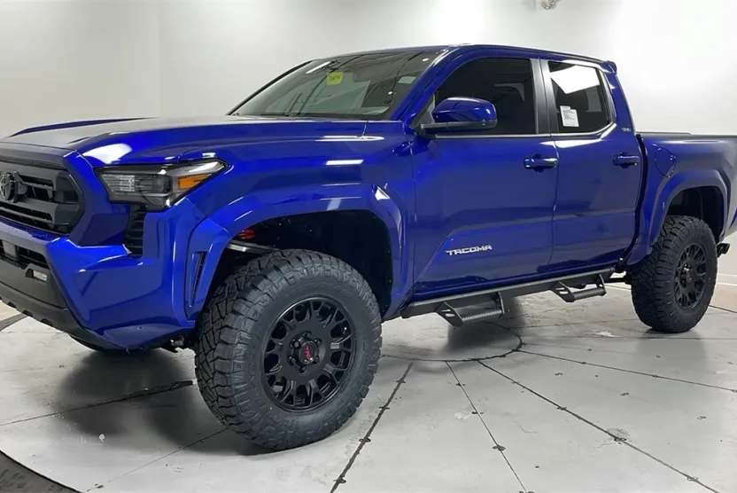 2025 Toyota Tacoma SR5 Double Cab photo 1