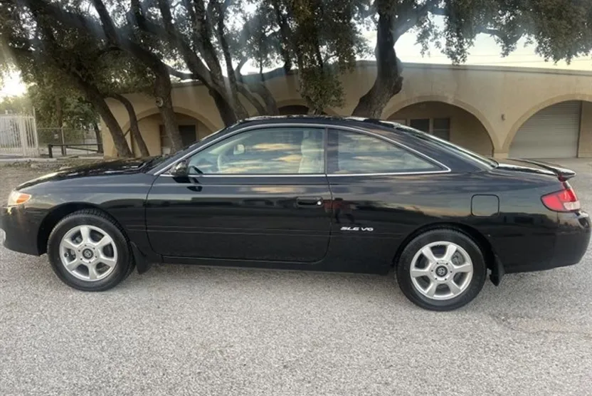 2000 Toyota Camry Solara SLE photo 1