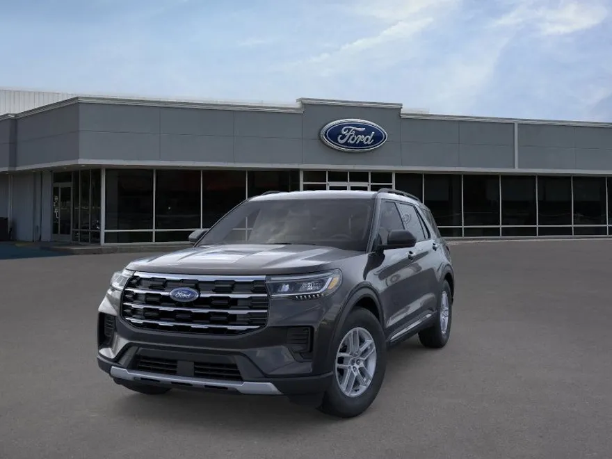 2025 Ford Explorer photo 1