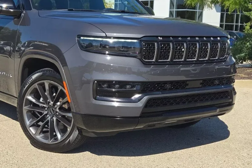 2024 Jeep Grand Wagoneer L II photo 1