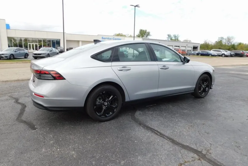 2025 Honda Accord SE photo 1