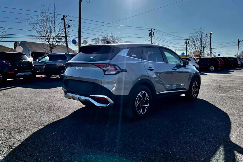 2024 Kia Sportage LX photo 1