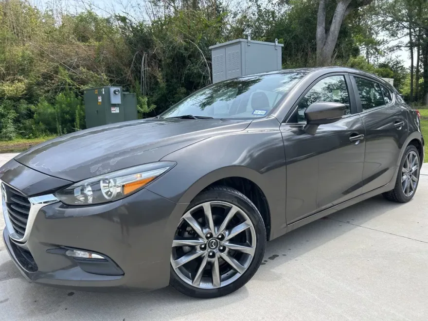 2018 Mazda Mazda3 Touring photo 1