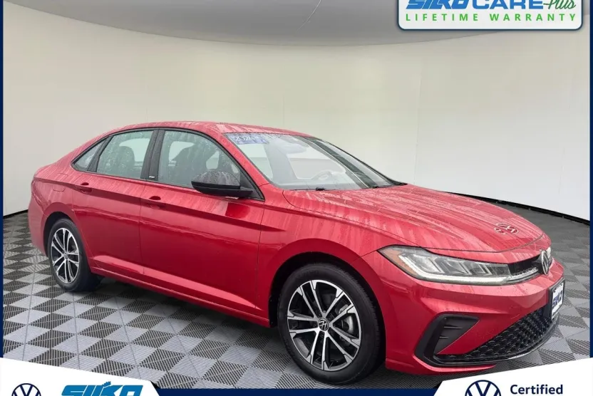 2025 Volkswagen Jetta Sport photo 1