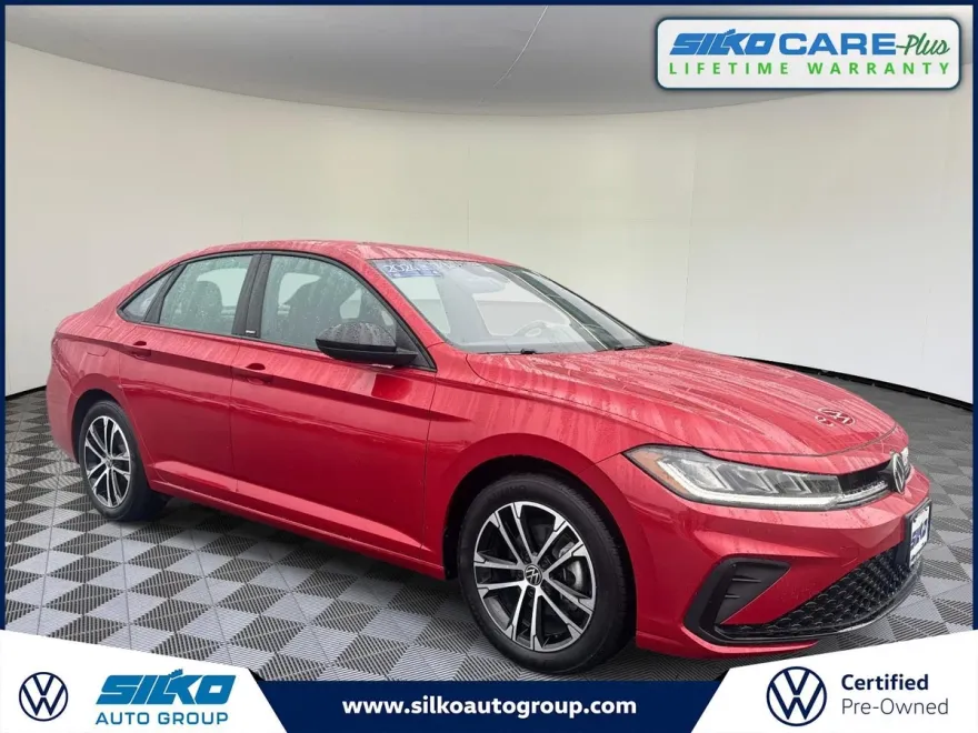 2025 Volkswagen Jetta Sport photo 1