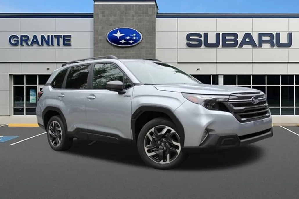 2025 Subaru Forester Premium photo 1