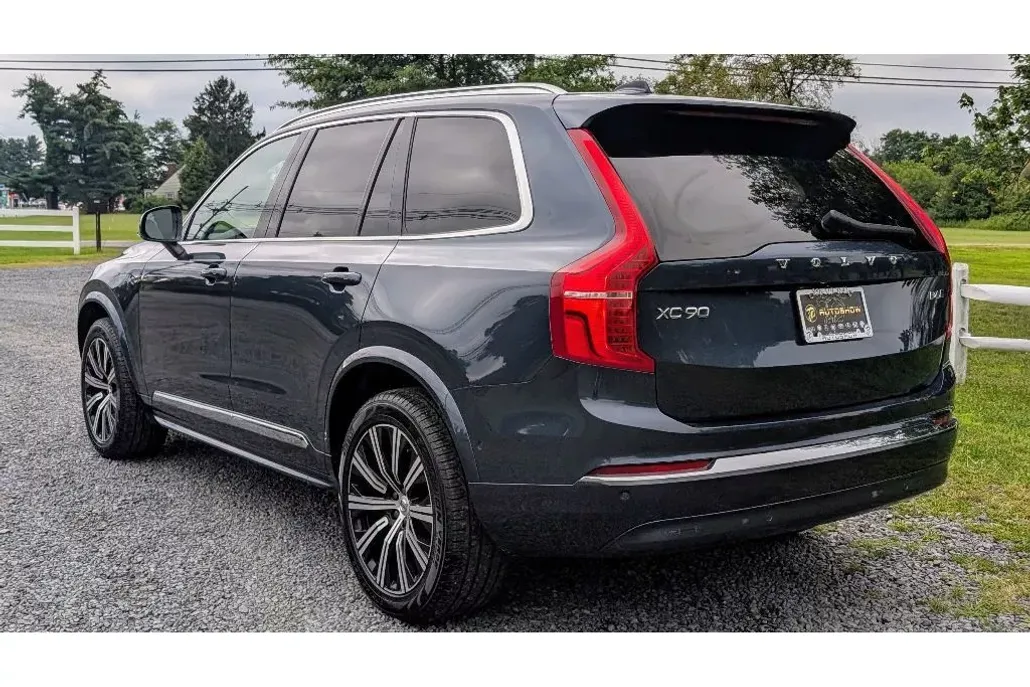 2023 Volvo XC90 AWD Plus photo 1