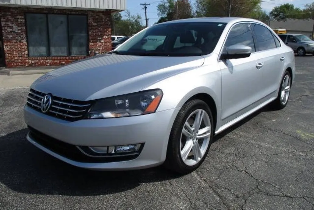 2015 Volkswagen Passat TDI SEL Premium photo 1