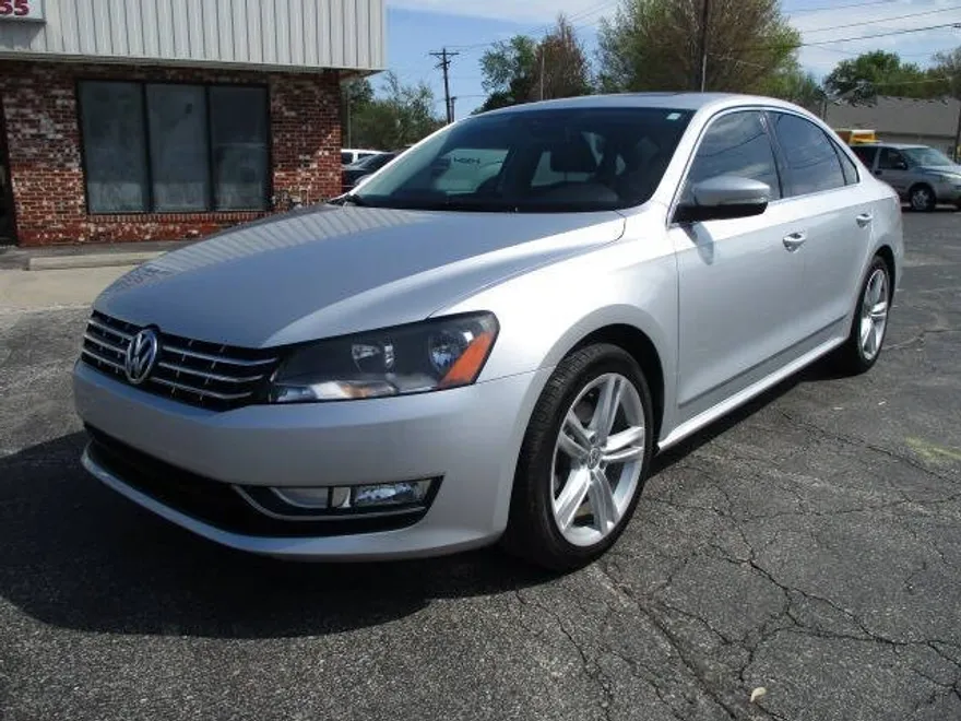 2015 Volkswagen Passat TDI SEL Premium photo 1