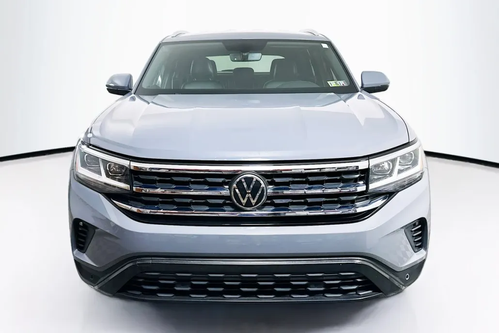 2022 Volkswagen Atlas Cross Sport V6 SE Technology photo 1