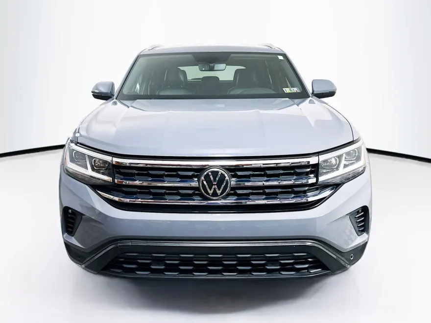 2022 Volkswagen Atlas Cross Sport V6 SE Technology photo 1