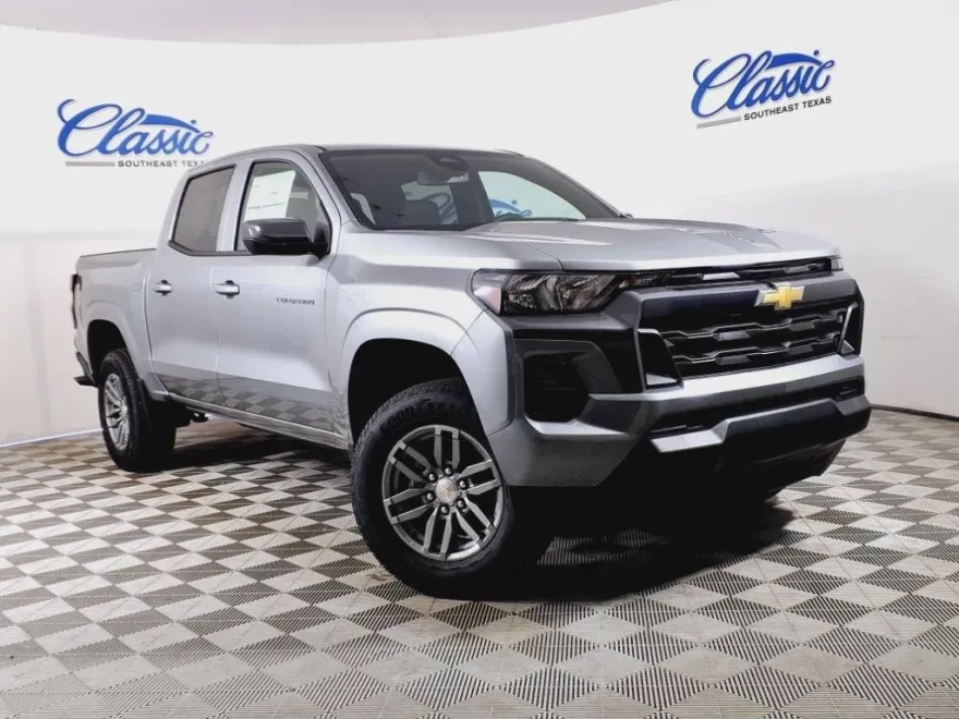 2025 Chevrolet Colorado Work Truck LT photo 1