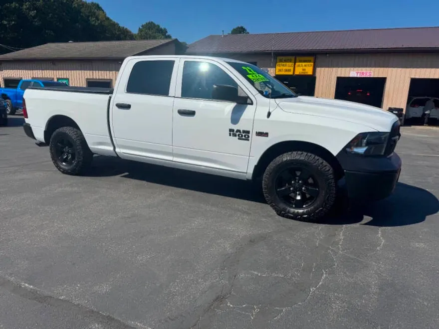2022 Ram 1500 Classic Tradesman photo 1