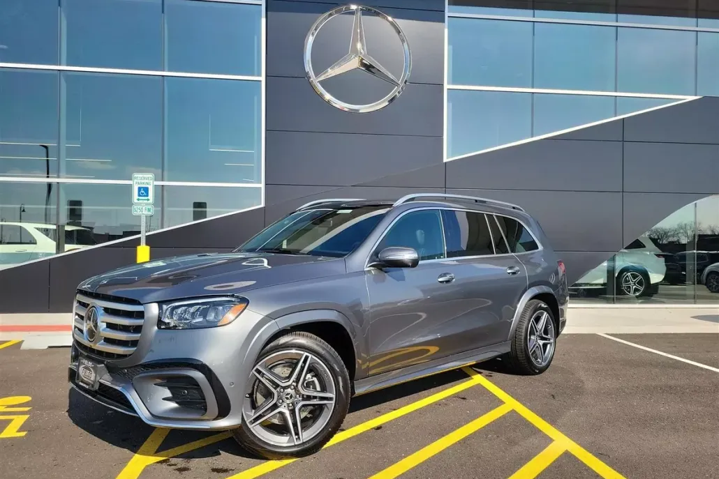 2025 Mercedes Benz GLS 450 4MATIC photo 1