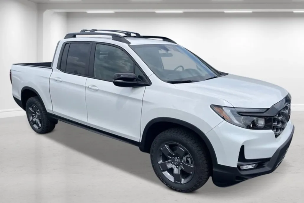 2025 Honda Ridgeline TrailSport photo 1