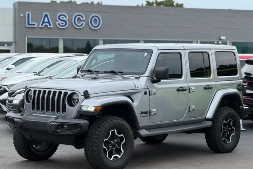 2021 Jeep Wrangler Unlimited Sahara Altitude photo 1