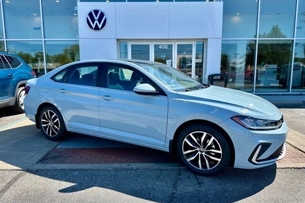 2026 Volkswagen Jetta 1.5T SE photo 1