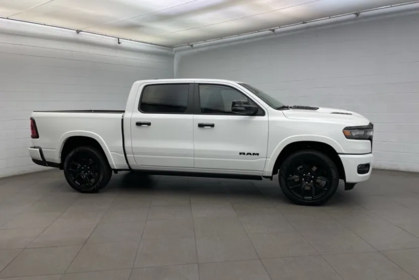 2025 Ram 1500 Laramie photo 1