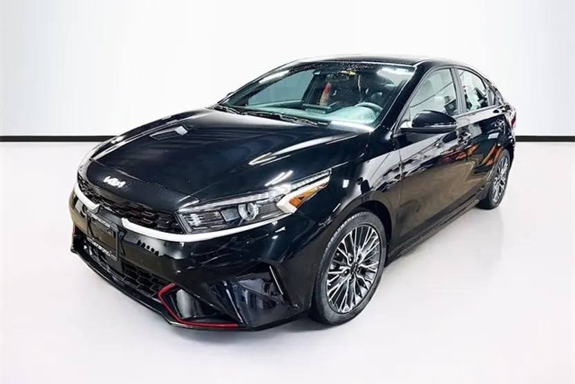 2023 Kia Forte GT-Line photo 1