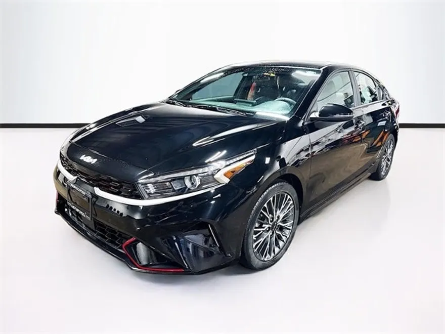 2023 Kia Forte GT-Line photo 1