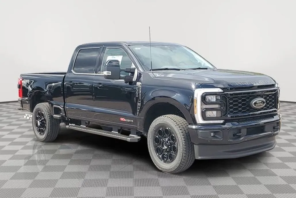 2025 Ford F-350 Lariat photo 1