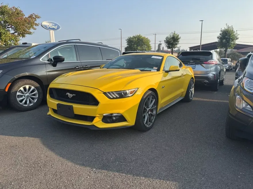 2015 Ford Mustang GT Premium photo 1