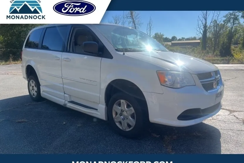 2012 Dodge Grand Caravan SE photo 1
