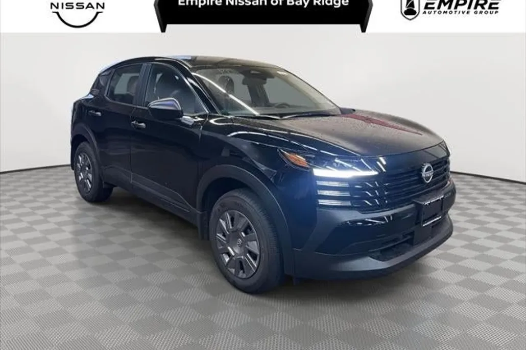 2025 Nissan Kicks S photo 1