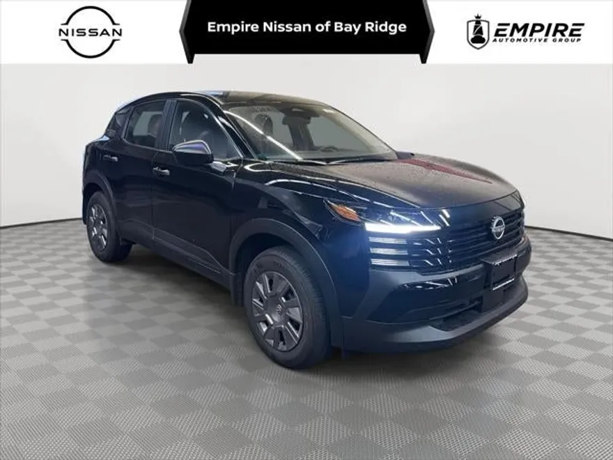2025 Nissan Kicks S photo 1