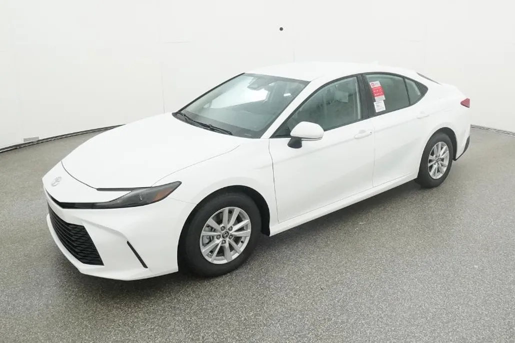 2026 Toyota Camry LE photo 1