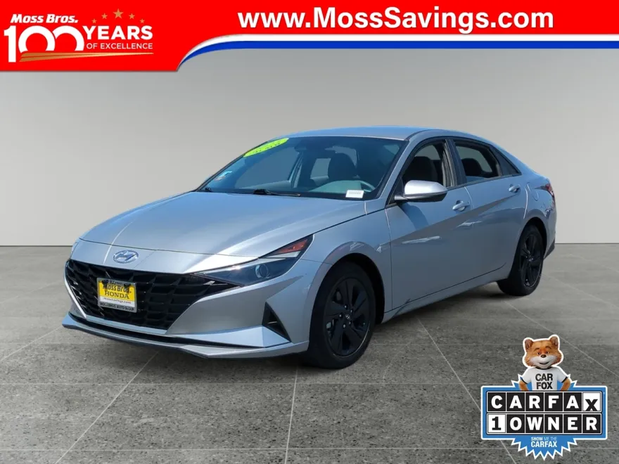 2023 Hyundai Elantra SEL photo 1