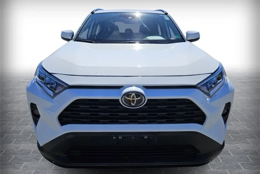 2020 Toyota RAV4 XLE Premium photo 1