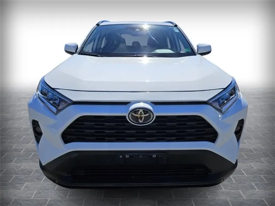 2020 Toyota RAV4 XLE Premium photo 1