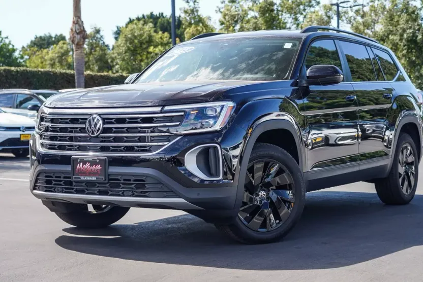 2025 Volkswagen Atlas SE Technology photo 1