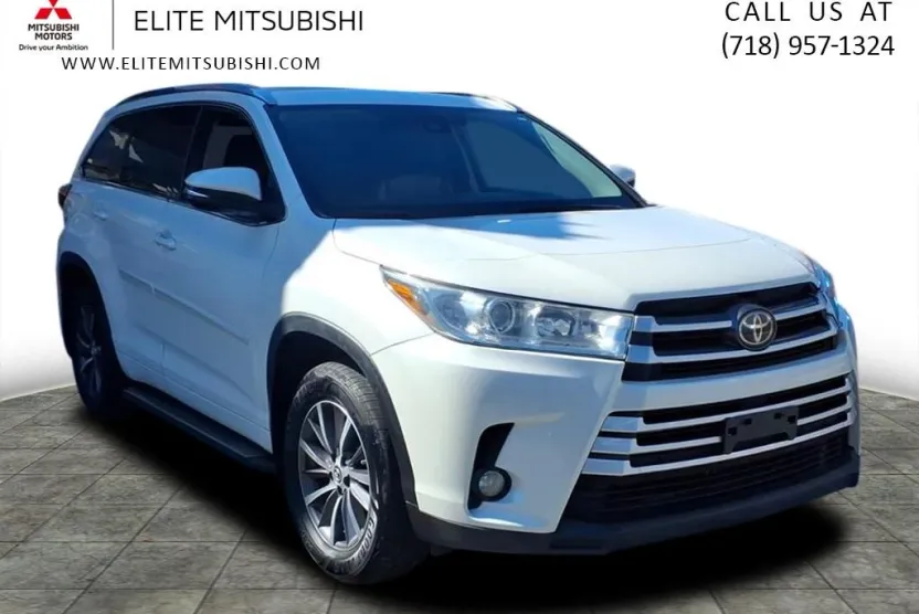 2017 Toyota Highlander XLE photo 1