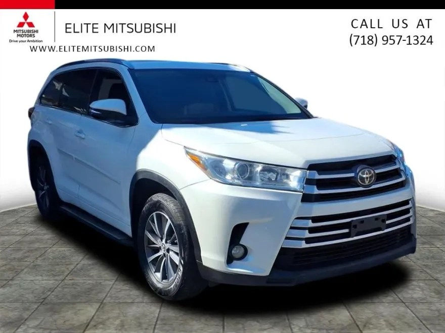 2017 Toyota Highlander XLE photo 1